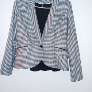 White House Black Market black and white, hound's tooth jacket